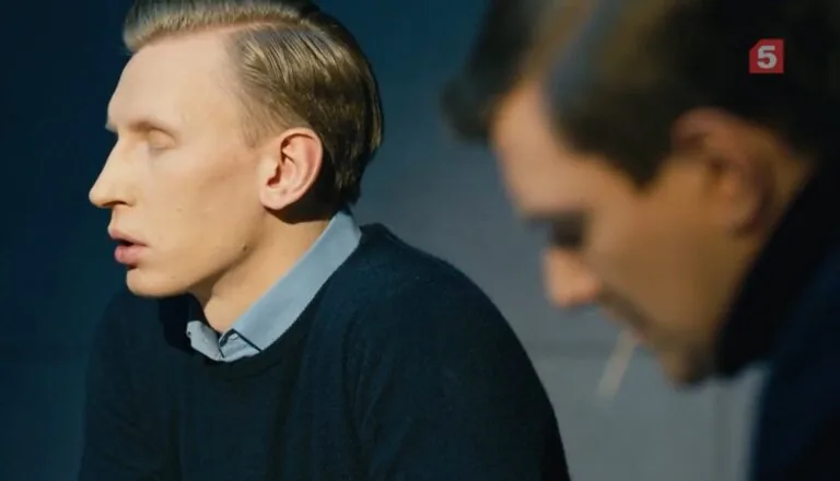 Момент из 19 серии 1 сезона