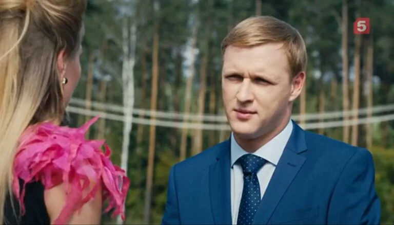 Момент из 11 серии 2 сезона