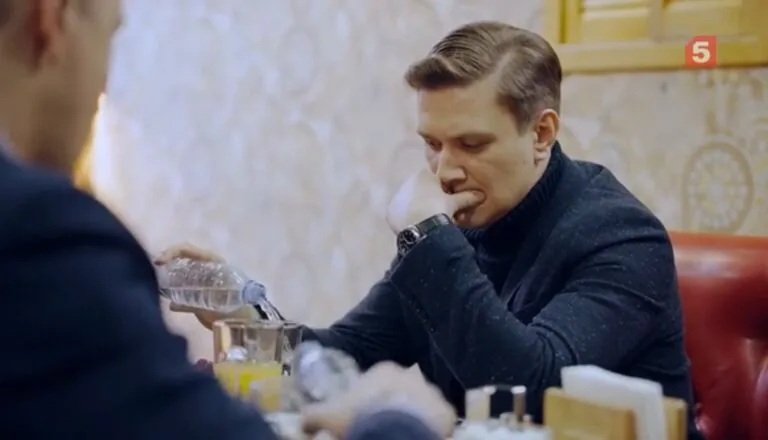 Момент из 10 серии 3 сезона