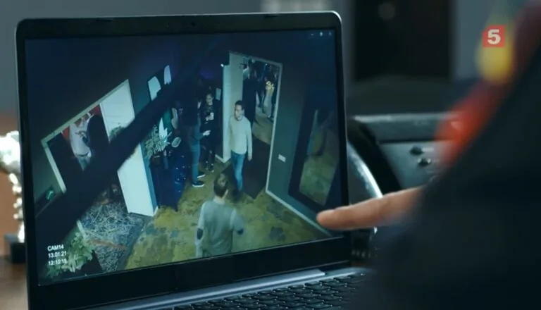 Момент из 20 серии 4 сезона